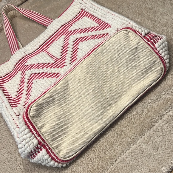 LOVESTITCH Cave Creek Tote - Picture 12 of 14